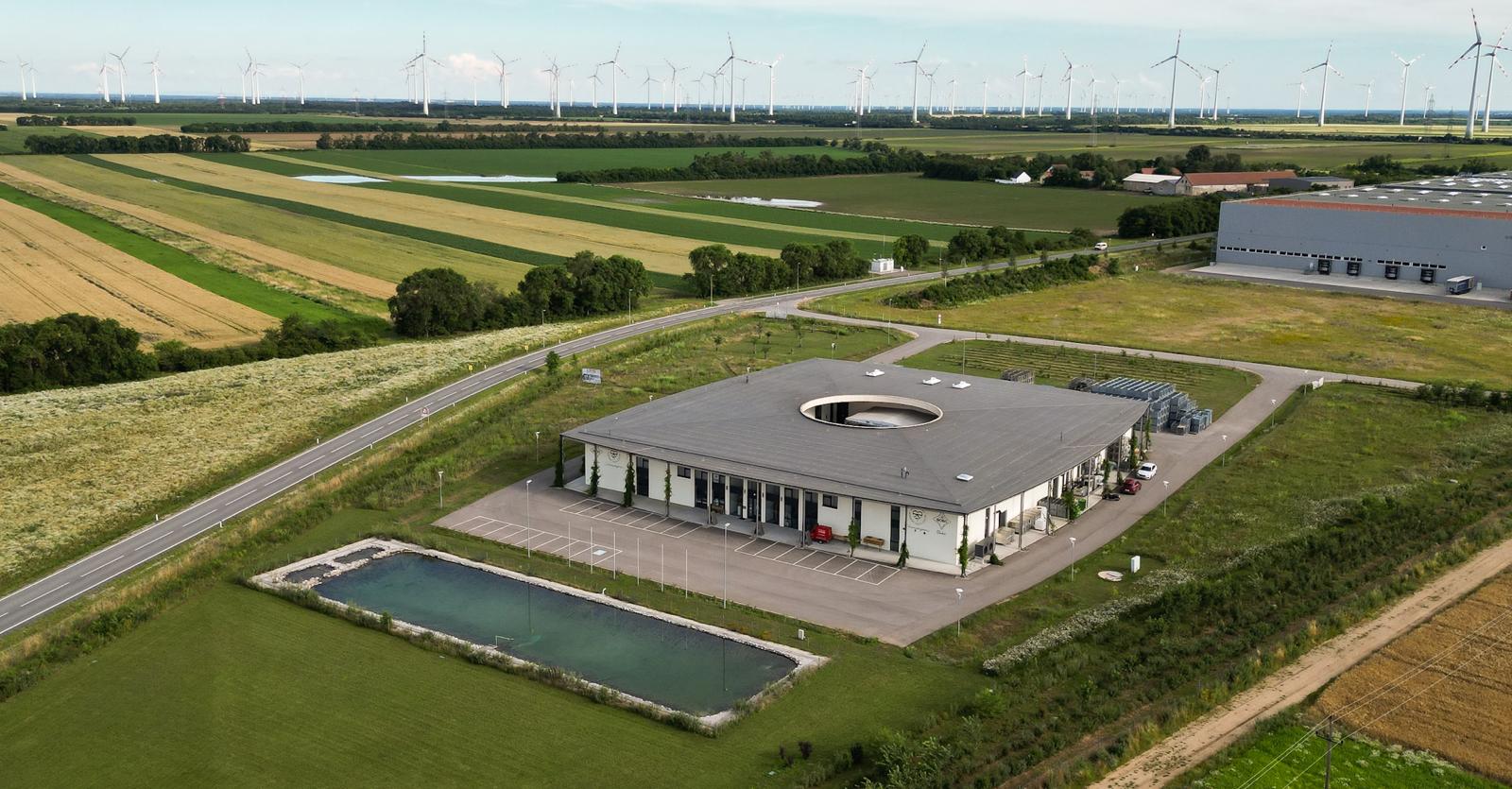 Gebude Drohne seitlich